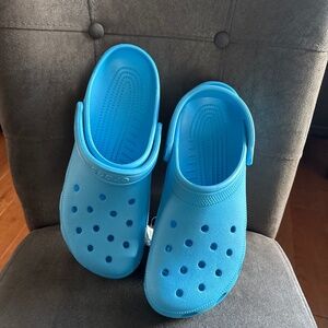 NWT Men’s Light Blue Classic Crocs Sandals Shoes Sz M10 W12